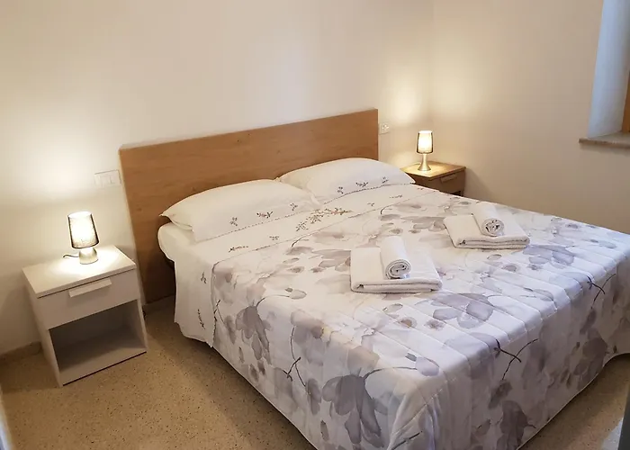 Montegolo Апартаменты Костермано
